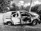 Ворожий дрон вразив автівку: на Донеччині внаслідок обстрілу загинула працівниця Укрпошти, ще одного поранено