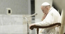 Papa Francesco: non mi affaccio alla finestra per una infiamazione ai polmoni. E invita a servire Gesù amando piccoli e poveri