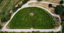 Battesimo open air tra giardini, parchi e voli di farfalle