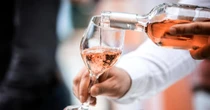 Vini rosati, ecco perché l’Italia ha molto da imparare dalla Francia (tanto per cambiare)
