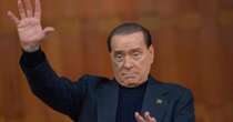 Nasce Silvio Berlusconi Editore. Primo libro: Tony Blair