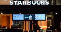 Debutta il nuovo ad di Starbucks: il rally di Wall Street e le incognite del mercato