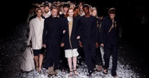 L’addio composto e vitale di Dries Van Noten, la gentilezza non quieta di Hermès
