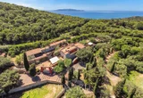 Raffella Carrà, in vendita la villa all’Argentario di Giò Pomodoro