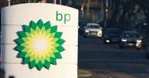 Bp, profitti sotto le attese a 3,2 miliardi di dollari