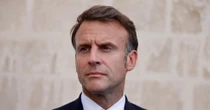 Francia, il partito di Macron in difficoltà attacca la sinistra: ci porterebbe fuori dall’Ue