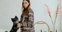 Fonti d’ispirazione e indirizzi shopping: la moda eclettica di Hillary Taymour