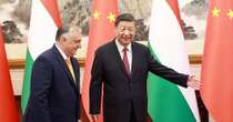 Orban è arrivato in Cina per incontrare Xi. Gaza, nuovo raid di Israele sulla Striscia