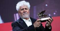 Venezia, Leone d’Oro a La Stanza accanto di Pedro Almodovar