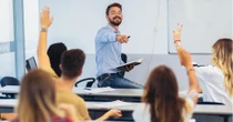 Concorsi per 30mila docenti, pubblicati i bandi: chi può accedervi, come funzionano le prove