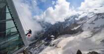 Un bosco invisibile abbraccia la funivia del Monte Bianco