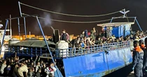 Maxisbarco di 573 migranti a Lampedusa. Oggi in Cdm l’accordo Italia-Albania