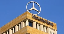 L’alta gamma spinge i conti di Mercedes-Benz, stime positive per il 2023
