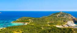 Da Chia a Capo Malfatano tra torri spagnole e dune mediterranee