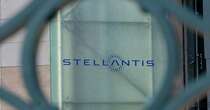 Stellantis sale ancora in Borsa, buone indicazioni da Tavares in assemblea