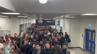Code inteminabili per il controllo deipassaporti a Londra