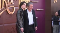 Fan in delirio per il red carpet di "Wonka" con Chalamet e Hugh Grant