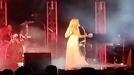 Noemi interrompe concerto a Firenze e lancia messaggio per sorellanza