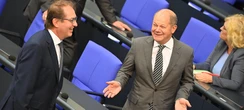 Dobrindt und Scholz lehnen Rente ab 68 ab