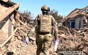 Постійно під обстрілами РФ: поліцейські евакуювали чотирьох цивільних із селища на Херсонщині