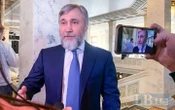 Суд обрав запобіжний захід «куратору» РПЦ в Україні, екснардепу Новинському, який переховується за кордоном