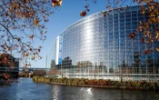 Європарламент закликає Албанію зупинити будівництво курорту, пов'язаного із зятем Трампа