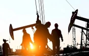 Ціна на нафту впала нижче позначки у 75 доларів за барель