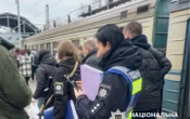У Києві неповнолітній виліз на вагон електрички, його вразило електричним струмом