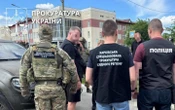 На Харківщині експрацівника ТЦК підозрюють в організації незаконного виїзду за кордон за 25 тисяч доларів