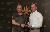 Сирський обговорив із командувачем Спецмісії НАТО Баззардом ситуацію на фронті та посилення ППО
