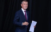 Експрем’єра Чехії Бабіша госпіталізували після побиття милицею на передвиборчому мітингу