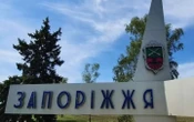 У Запорізькому районі російський дрон розірвався біля зупинки транспорту, є загиблий