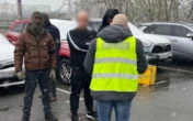 ​Працівника Конституційного суду України підозрюють у тому, що він бронював чоловіків від призову до ЗСУ