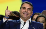 Син експрезидента Бразилії Флавіу Болсонару розпочав виборчу кампанію