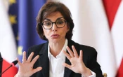 Міністерка культури Франції постане перед судом у корупційній справі