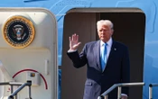 Трамп змінив літак по дорозі додому із саміту НАТО - ймовірно, був сумнів щодо безпеки