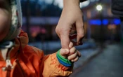 В Україні дозволити забирати дитину в родину до рішення суду про усиновлення