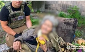 Поліцейські евакуювали літню мешканку Покровська, яка яка два тижні пролежала без їжі