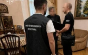 Встановлено факти підкупу ексурядовця за оборонні замовлення на 1,84 млрд грн