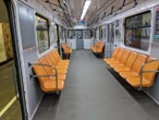 У перший день "транспортного локдауну" Києвом курсують порожні вагони метро. Фоторепортаж