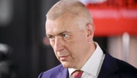 Giertych w rozkroku na drodze do Senatu? Torpeduje Staroń, zleca badania