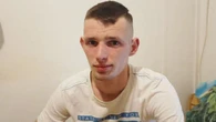 Zwłoki przy drodze. Policja szuka tego mężczyzny