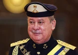 Novo rei da Malásia tem família ligada a Hitler, 300 carros de luxo e exército próprio