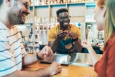 Franchising cresce 11,4% no 3° trimestre de 2023 e setor prevê consolidação em 2024 