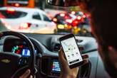 Por que está tão difícil conseguir um carro na Uber ou 99?