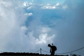 Cientistas japoneses encontram microplásticos nas nuvens e temem impactos no clima