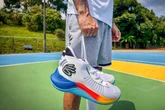 A cesta da Under Armour: marca investe em tênis para basquete
