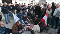 Militares retirados protestan frente palacio del Gobierno libanés