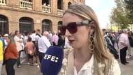 Enrique Ponce llega a la plaza de toros de Valencia, donde una multitud lo espera en su despedida