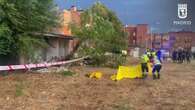 Herido grave un hombre al colapsar una nave en Carabanchel y quedar atrapado